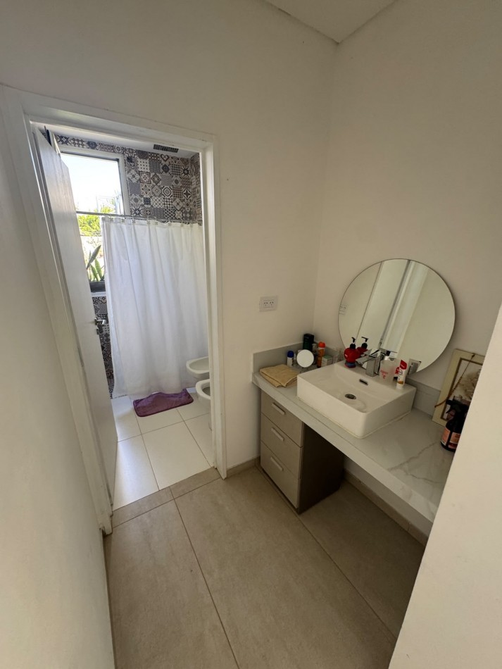 Vendo Casa z/ Acceso Norte (YPF)