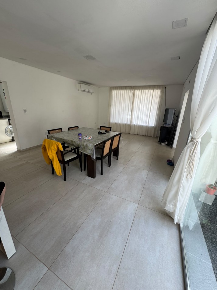 Vendo Casa z/ Acceso Norte (YPF)