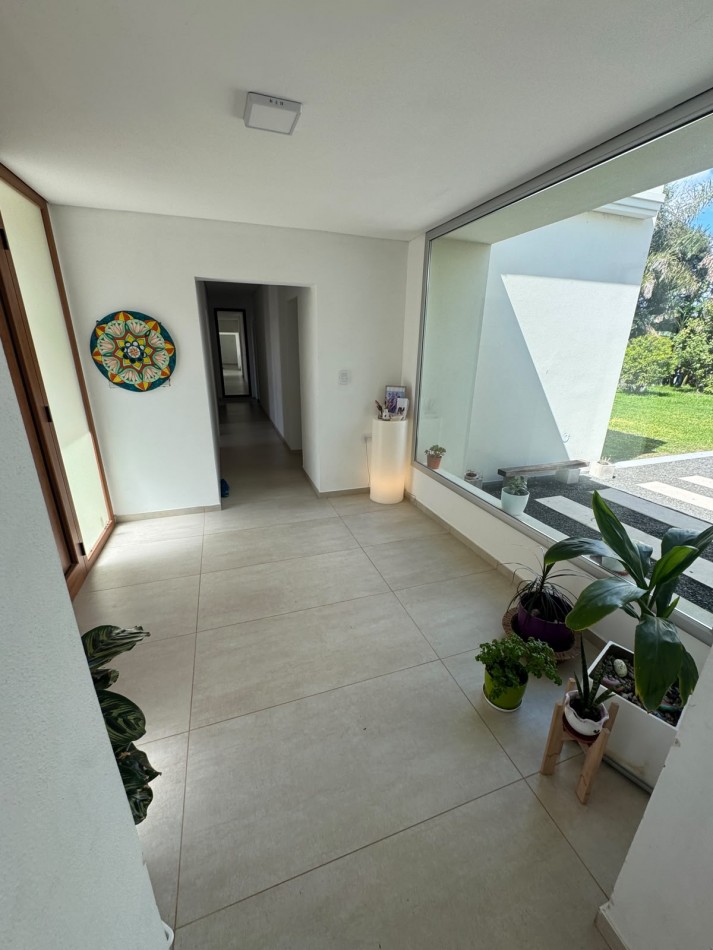 Vendo Casa z/ Acceso Norte (YPF)