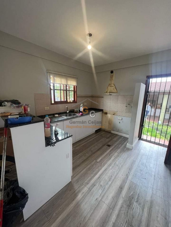Vendo casa zona Santa Lucia/ Paracao. ALQUILADA