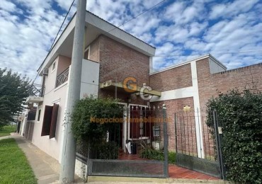 Vendo casa zona Santa Lucia/ Paracao. ALQUILADA